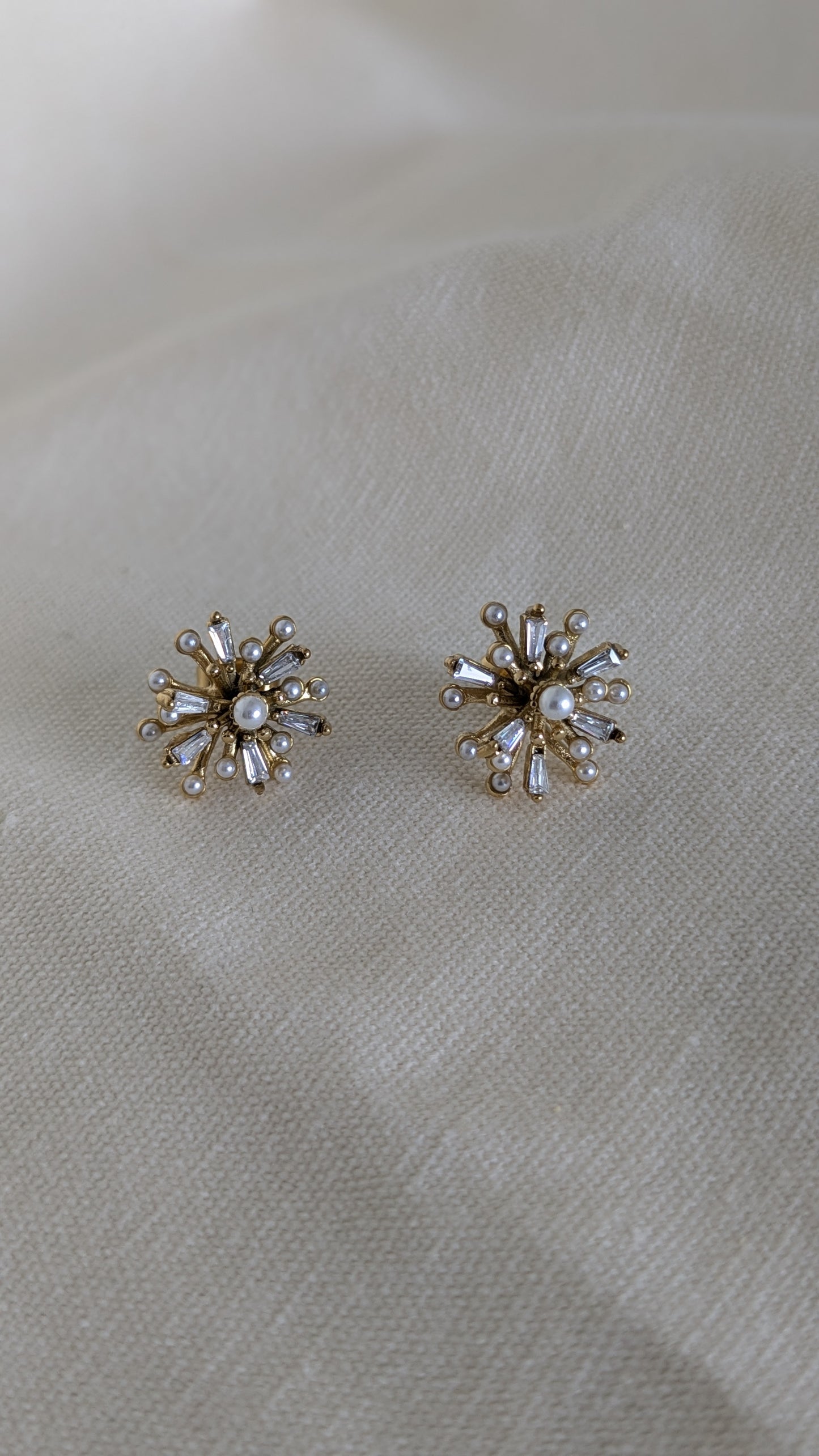 Aurelia Firework Earrings in Gold