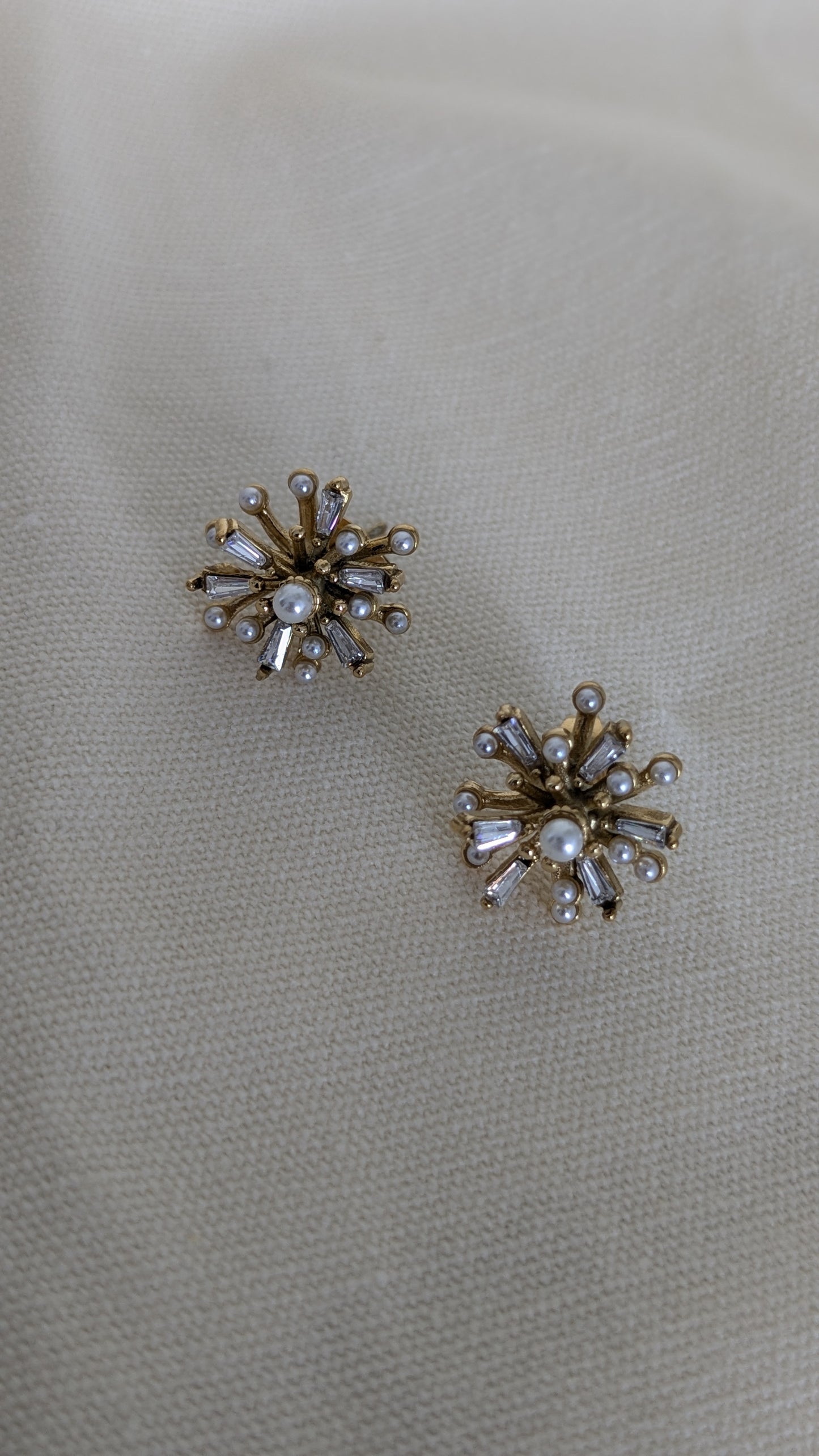 Aurelia Firework Earrings in Gold