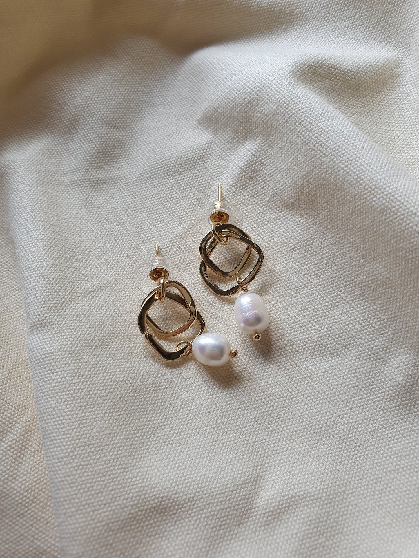 Helmi Asymmetrical Pearl Drop Earrings
