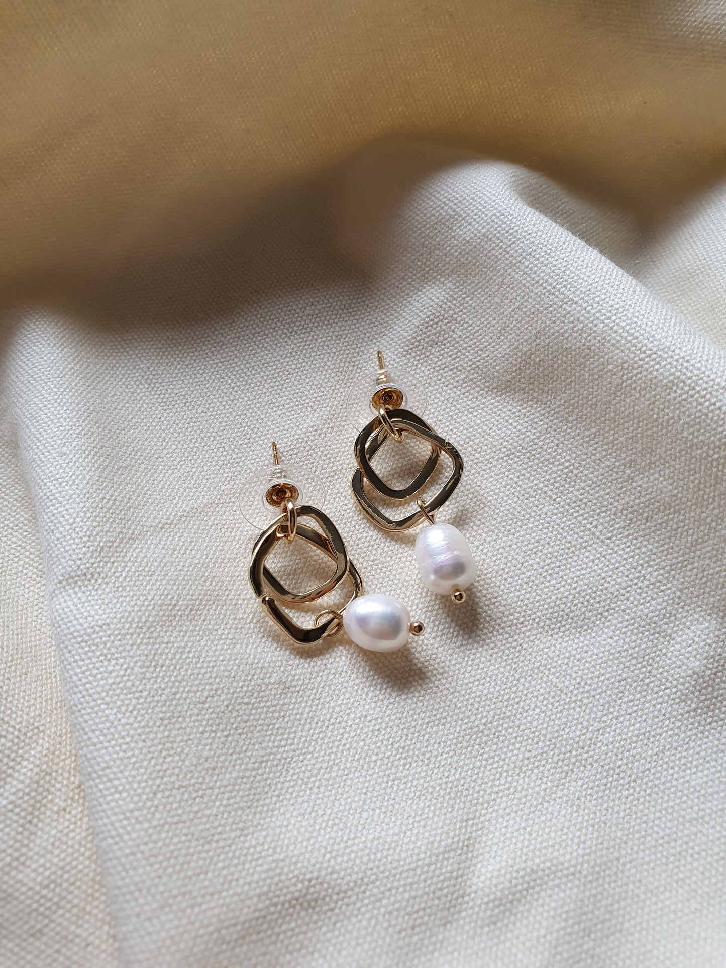 Helmi Asymmetrical Pearl Drop Earrings