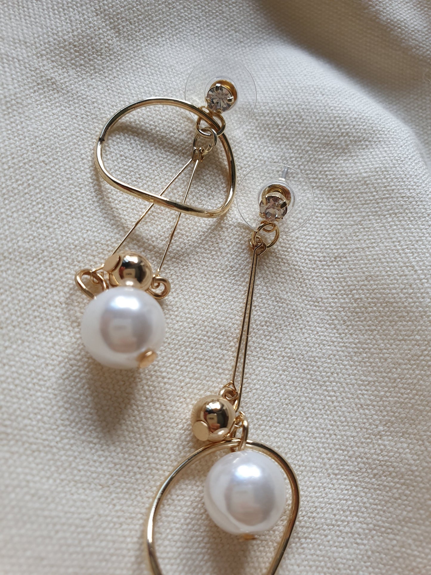 Rita Asymmetrical Pearl Drop Earrings