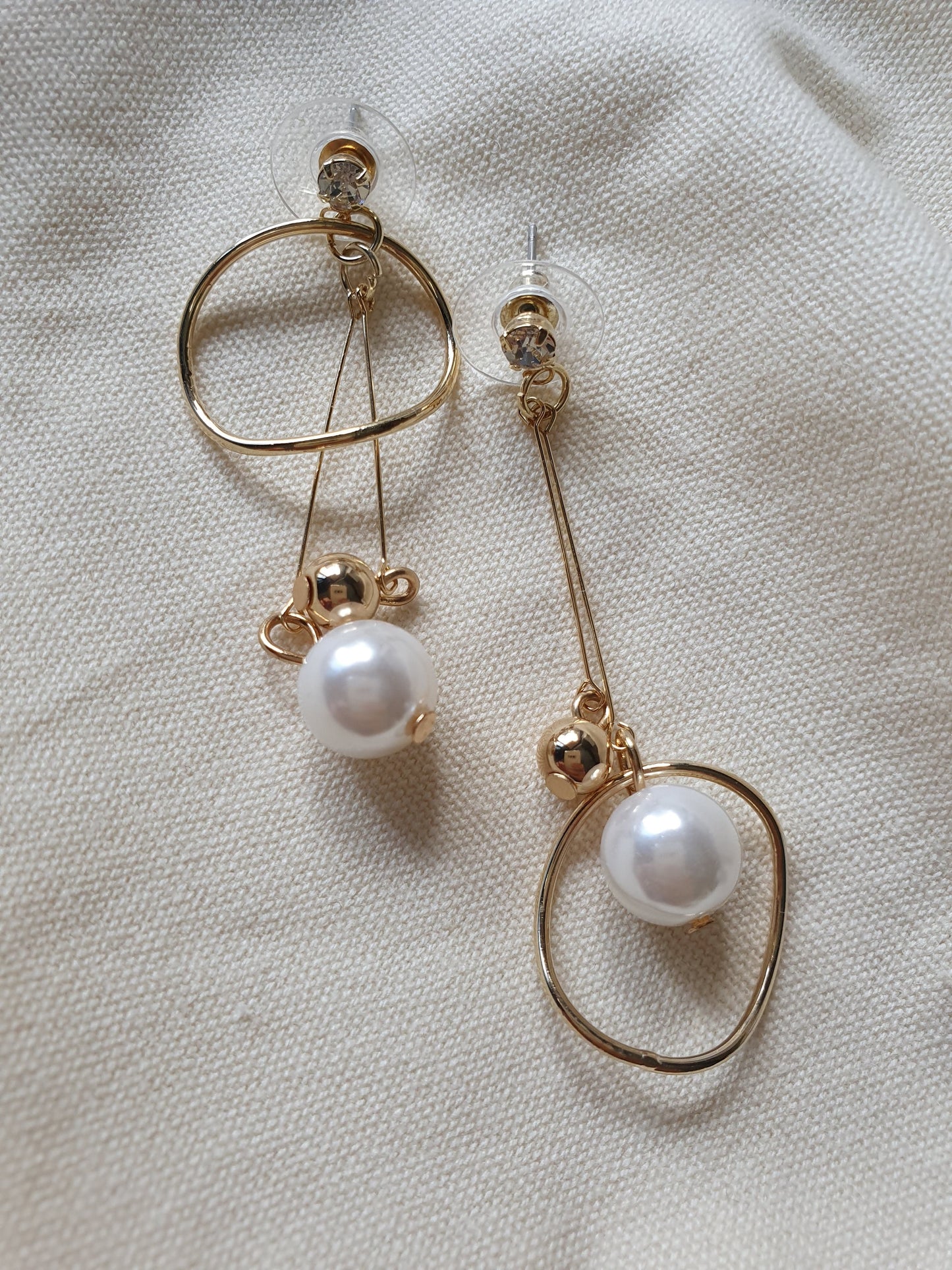 Rita Asymmetrical Pearl Drop Earrings