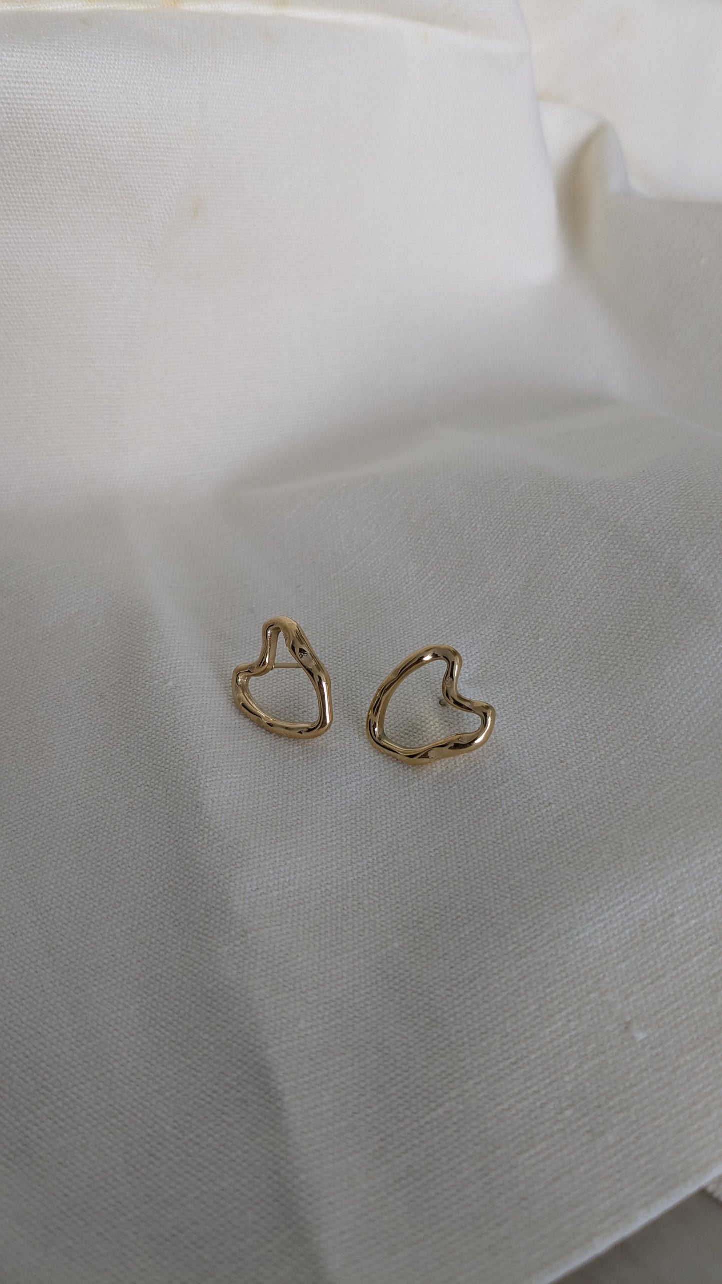Rach Heart Earrings in Gold
