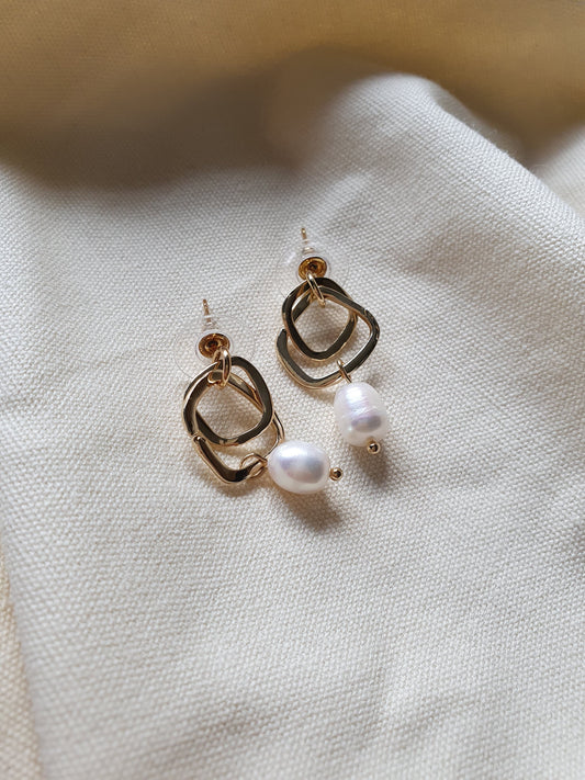 Helmi Asymmetrical Pearl Drop Earrings