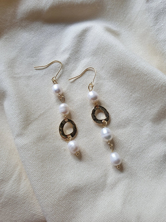 Perola Pearl Drop Earrings