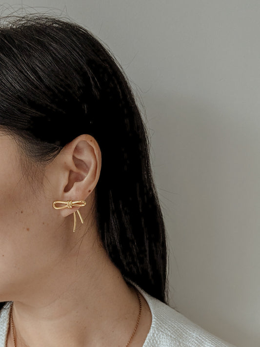 Rhea Ribbon Earrings in Gold