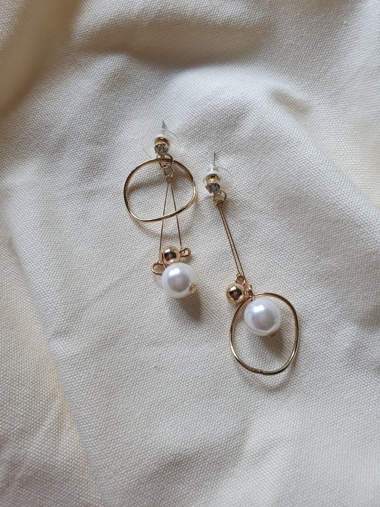 Rita Asymmetrical Pearl Drop Earrings